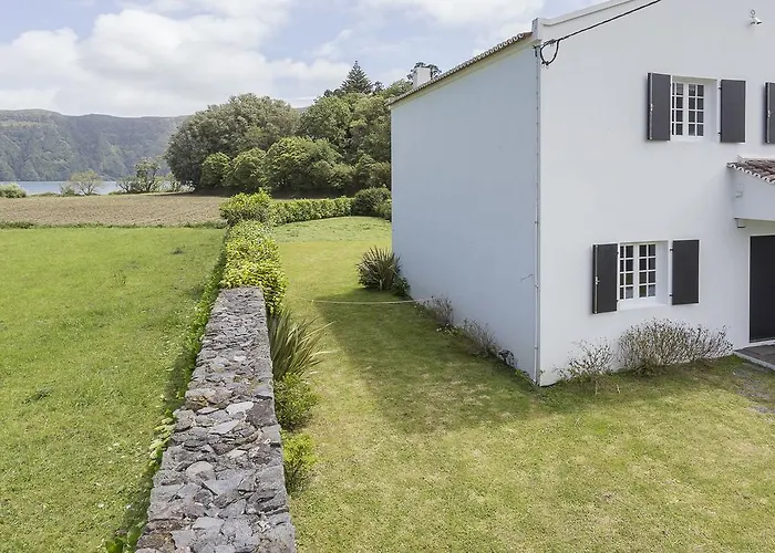 Casa Das Camelias - Family Villa By The Lagoon