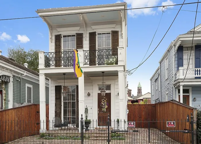 Magnificent Manor With Home Theater & Courtyard Off Magazine New Orleans