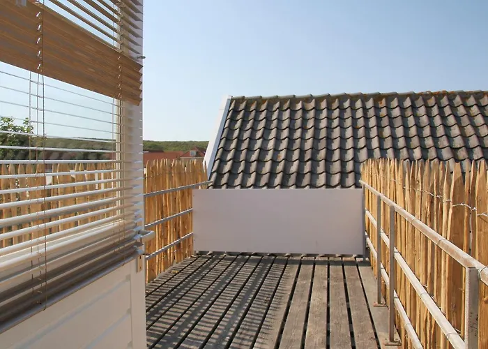 Strandvilla Roots