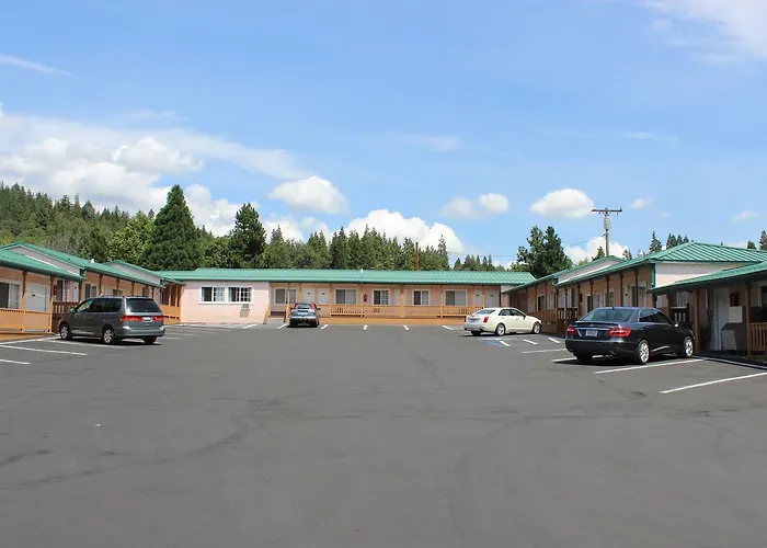 Evergreen Lodge