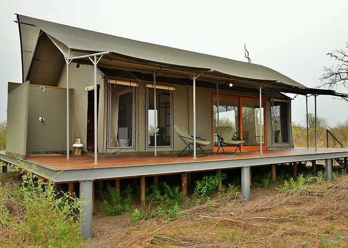 Nogatsaa Pans Chobe Lodge