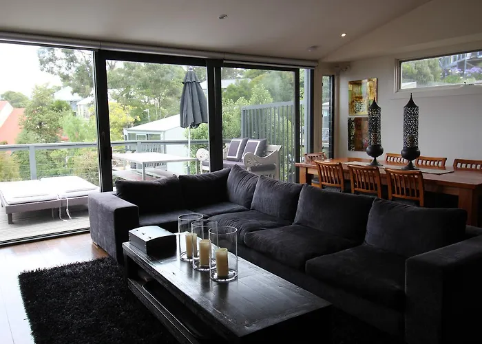 Lorne Holiday House