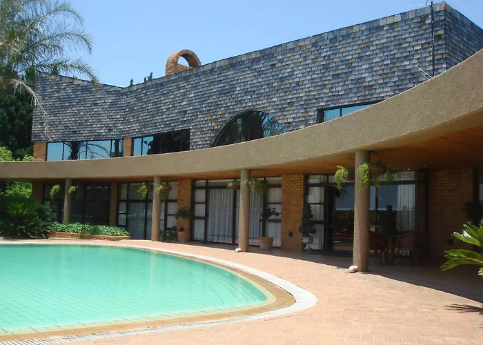 Bokmakierie Country Lodge