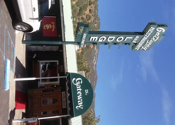 The Gateway Restaurant & Lodge