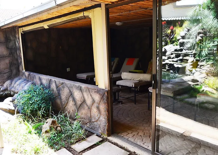 Crystal Rose Lodge & Spa