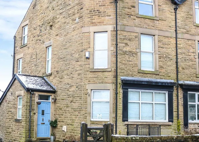 32A, Buxton