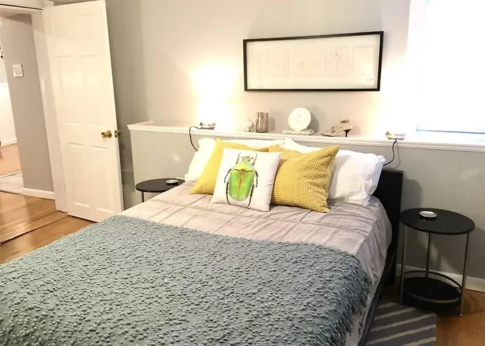 ~*Pet Friendly 30Min To Downtown*~ The Bostonian