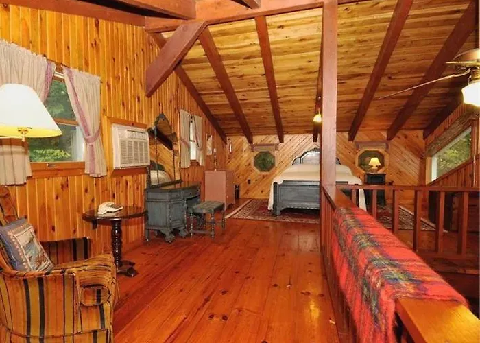 Cedarwood Lodge