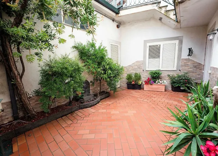 Etna Nina'S Home