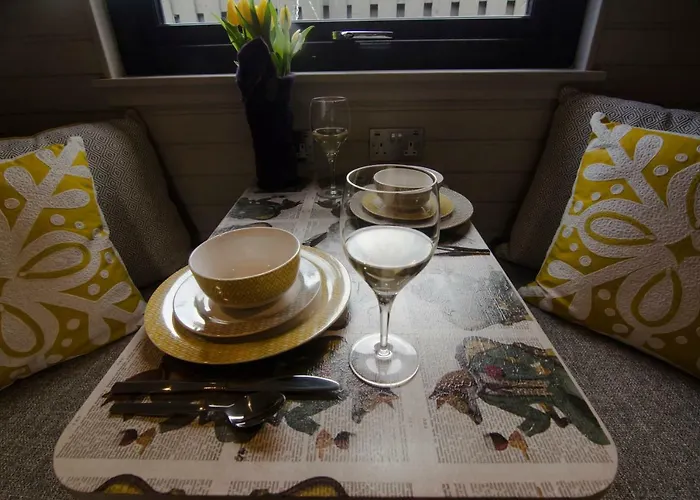 Foxy'S Den Dornoch