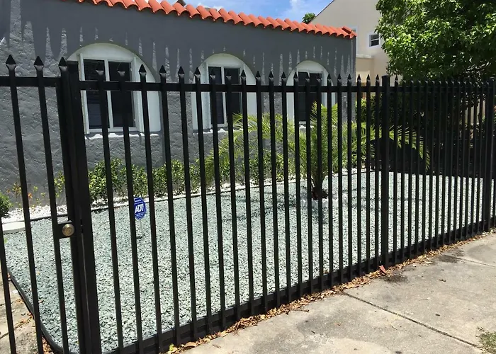 Modern 3/1 House Close To Beaches And Midtown Miami