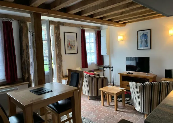 Apple & Cherry Tree Cottages Honfleur