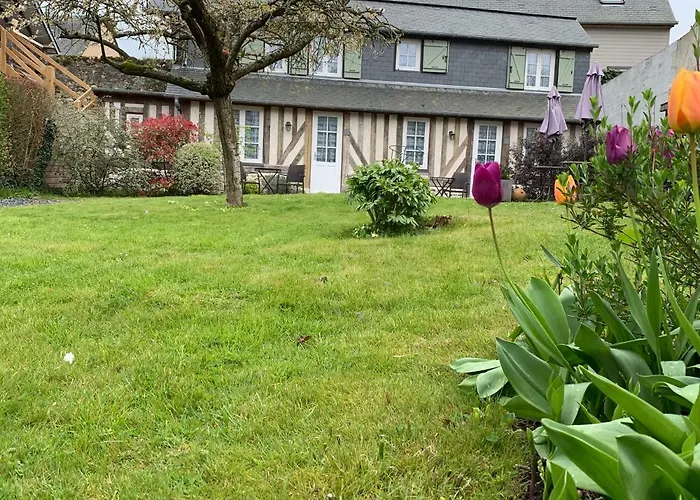 Apple & Cherry Tree Cottages Honfleur