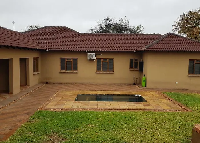 Hornbills Rest Country Home