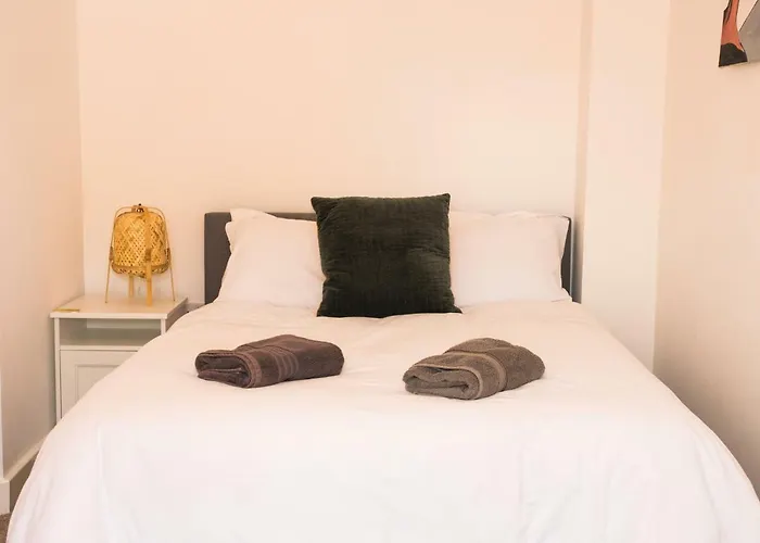 Impressive Urban Townhouse - Leeds City Centre