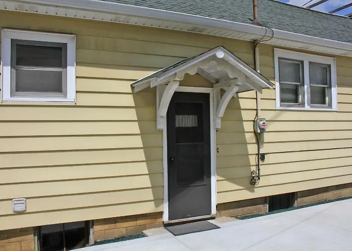 Historic Raber House