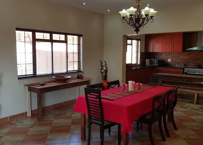 Hornbills Rest Country Home