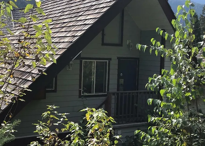 Peaks Lodge