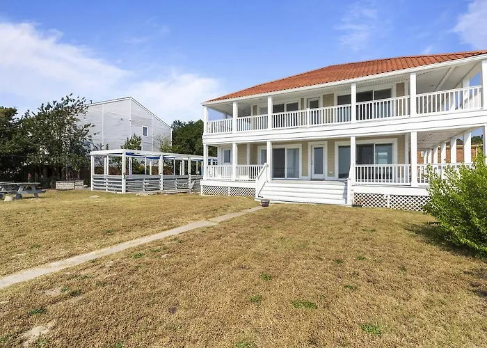 Water Front Delight On The Bay Home