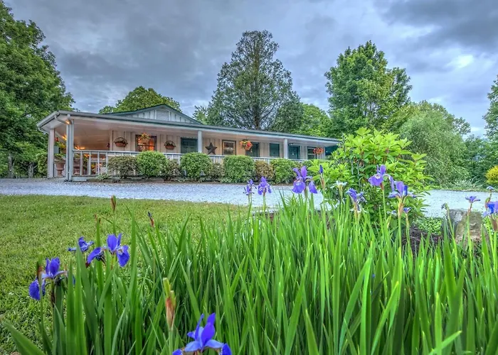 Linville Falls Lodge & Cottages