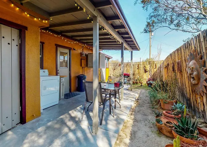 Joshua Tree Bugalow - Downtown