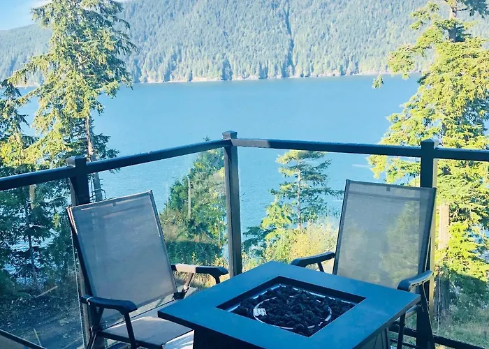 Sandy Feet Retreat Port Renfrew- Oceanfront 2Br Modern Cottage