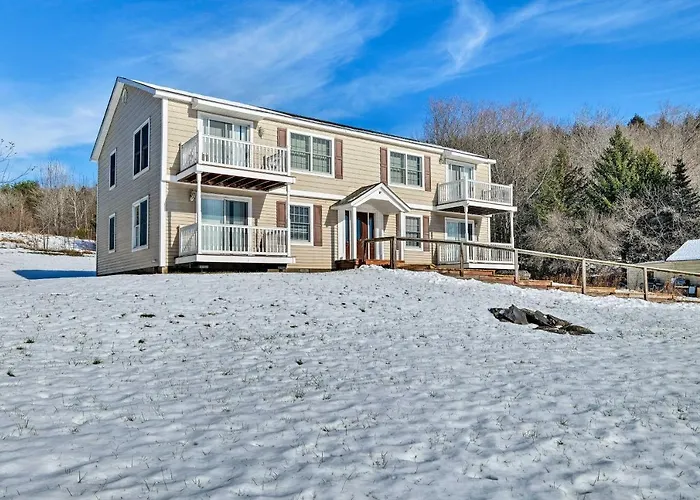 Condo W/ Loft: 2 Mi To Windham Mountain Ski!