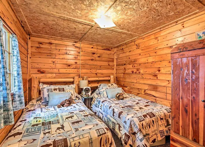 Rustic Hayward Cabin With Spider Lake Access!