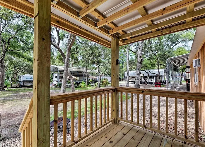 Cabin W/ Fire Pit, Walk To Steinhatchee River!