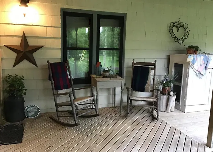 Guest Suites At Willowgreen Farm