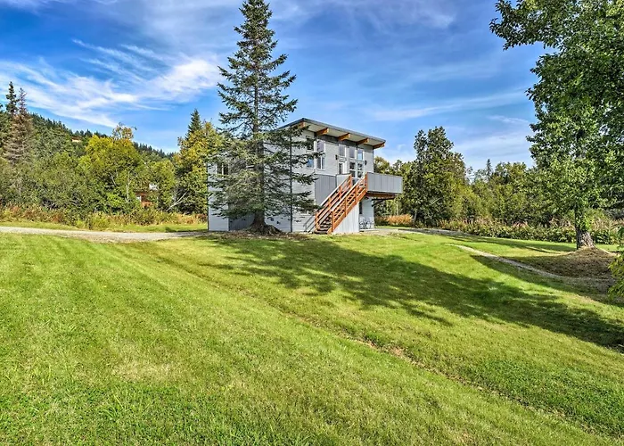 Secluded Getaway W/ Deck, Steps To Fritz Creek!