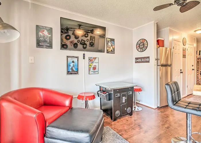 Beachfront Corpus Christi Condo W/ Arcade Room!
