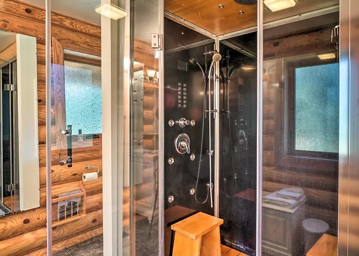 Cabin On Kenai Peninsula: Family & Group Friendly!
