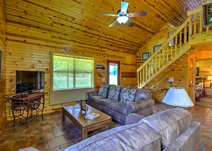 Dream Valley Mountain View Cabin W/ Covered Porch!