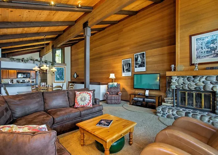 11 Mi To Palisades Tahoe: Lakefront Home W/ View!