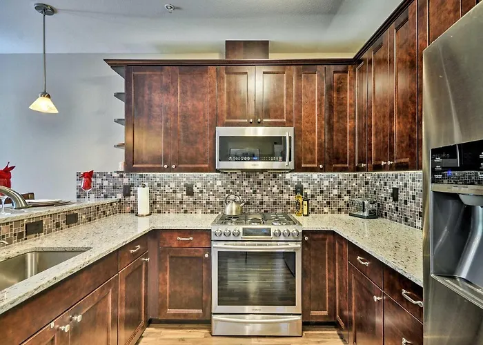 Modern Vancouver Townhome - Right On Main St!