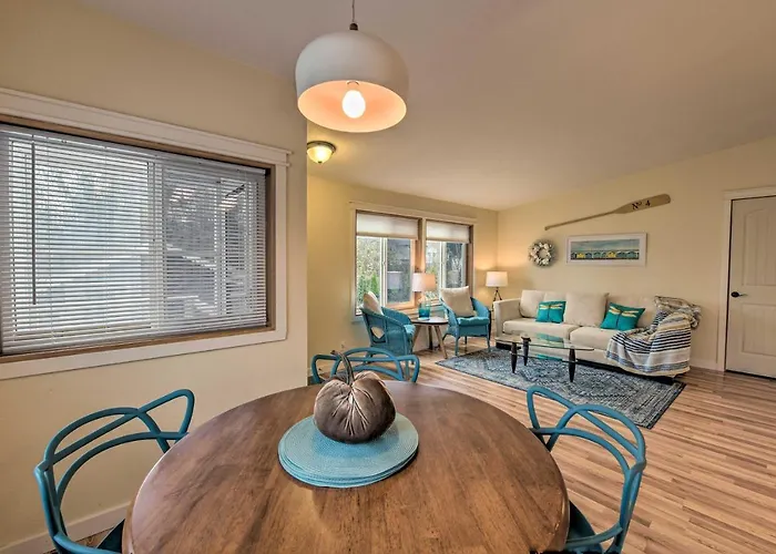 Cute Cottage W/ Deck Walk 115 Ft To Brewery & Cafe