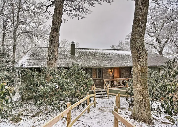 Cabin W/ Fireplace & Mountain Views: 5 Mi To Boone