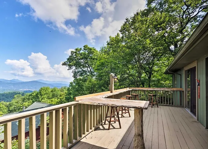 Cabin W/ Fireplace & Mountain Views: 5 Mi To Boone