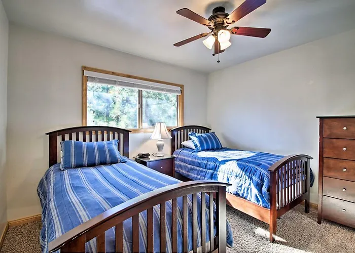 Walk To Lake: Rustic Home W/ Deck In Fawnskin