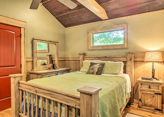 The Treehouse At Kudzu Cove Cabins Resort