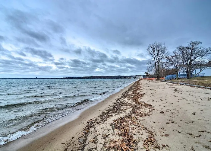 Centrally Located Traverse City Condo 1 Mi To Bay