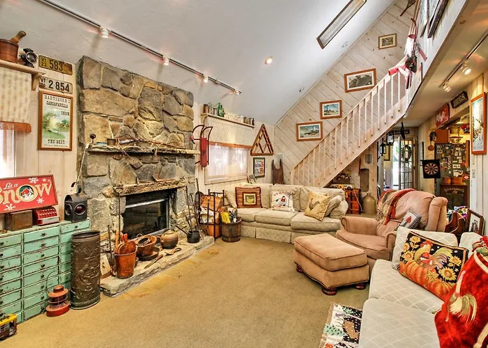 West Dover Vacation Rental W/ Hot Tub Near Mt Snow