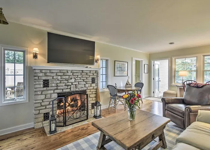 Ephraim Home W/ Yard - Walk To Lake Michigan!