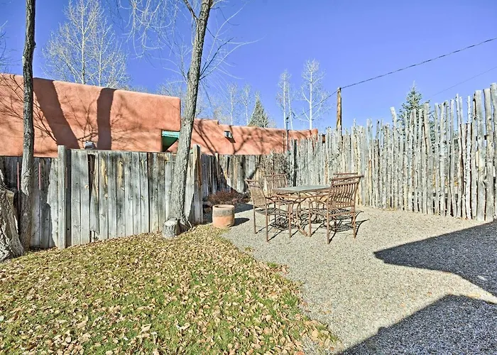 Spacious Adobe Home < 1 Mi To Downtown Taos!