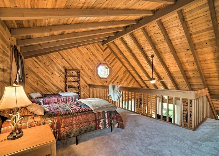 Cabin On Kenai Peninsula: Family & Group Friendly!