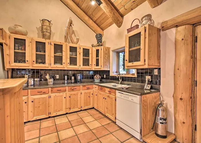 Eagle Nest Home W/ Hot Tub & Views - 5 Min To Lake