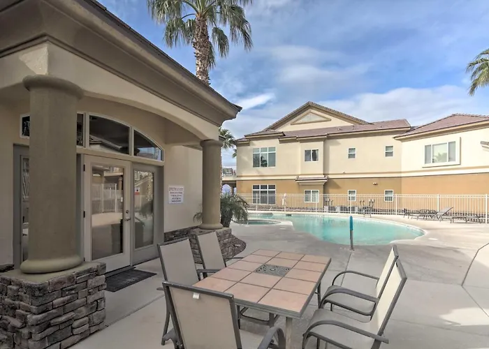 Desert Condo W/ Pool ~ 3 Miles To Colorado River!
