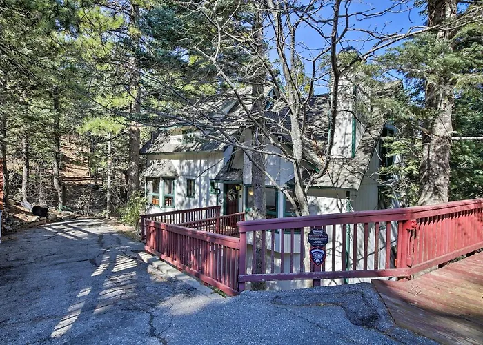 Spacious Lake Arrowhead Home W/ 2 Decks & Views