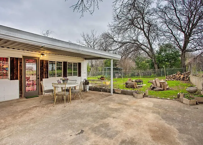 Pet-Friendly River District Gem 5 Mi To Stockyards Fort Worth